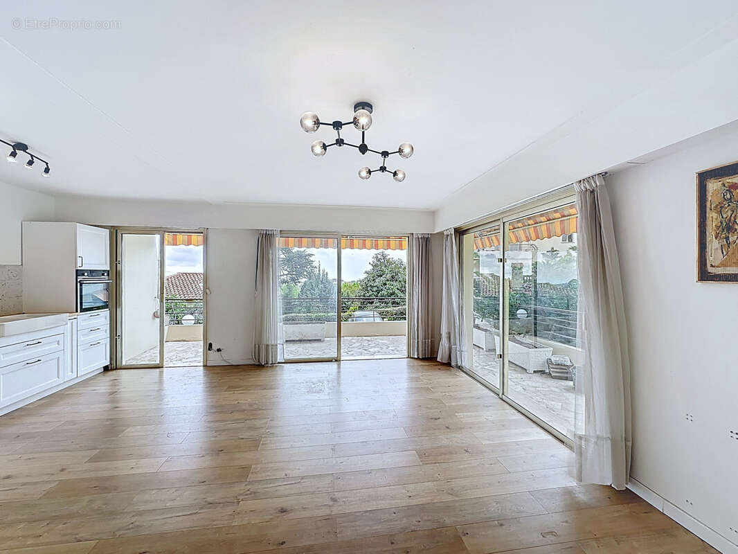 Appartement à VENCE
