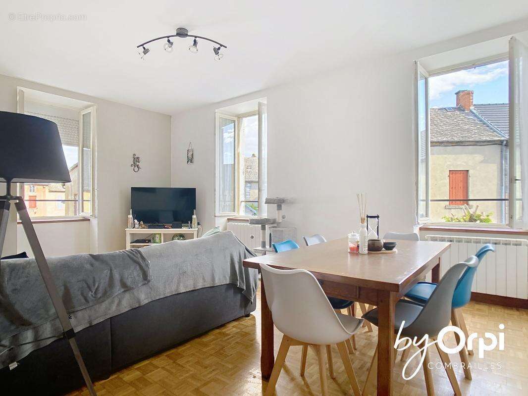 Appartement à SAINT-GERVAIS-D'AUVERGNE