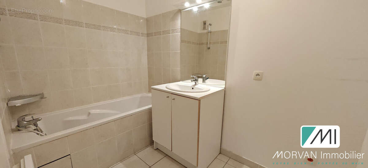 Appartement à LE MESNIL-SAINT-DENIS