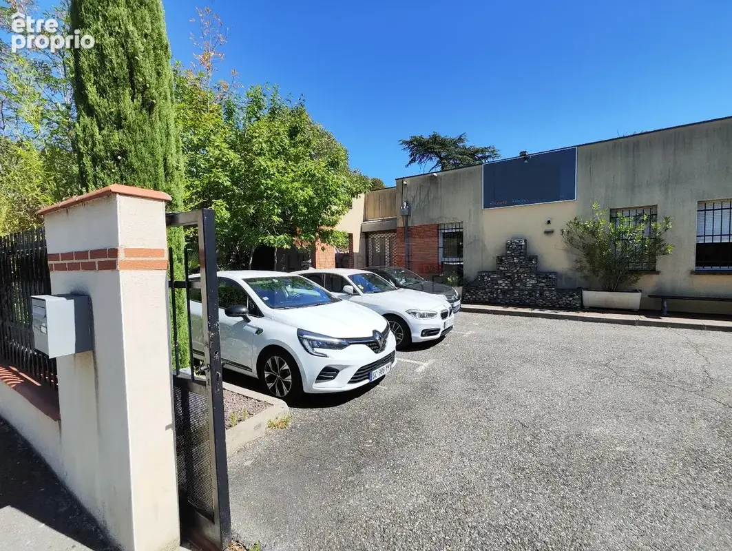 À vendre  ensemble immobilier d'activité  secteur stratégique - photo 5