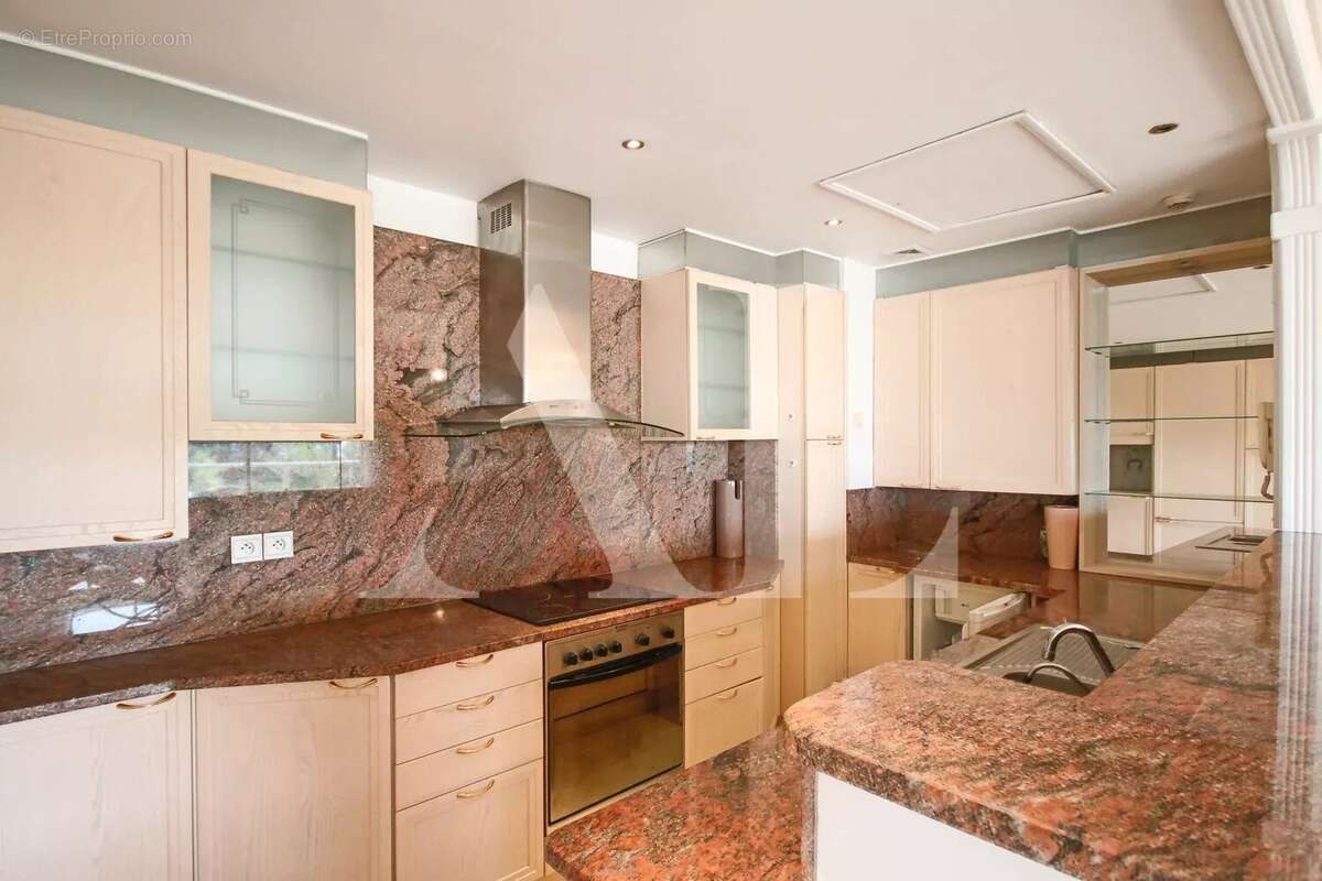 Appartement à VALLAURIS