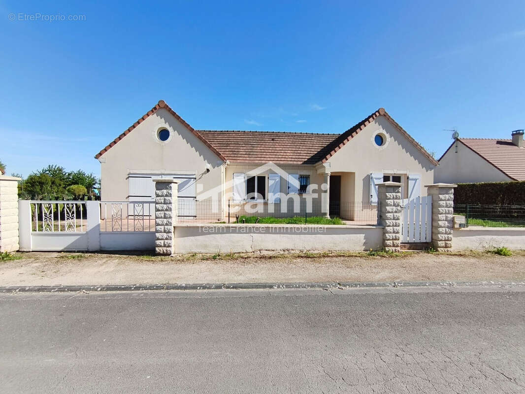 Maison à LE SUBDRAY
