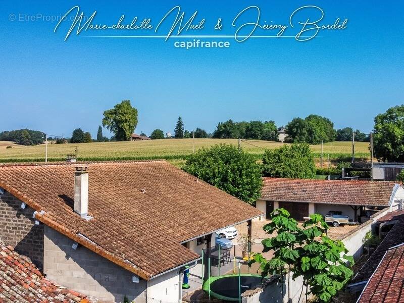 Maison à PONT-DE-VAUX