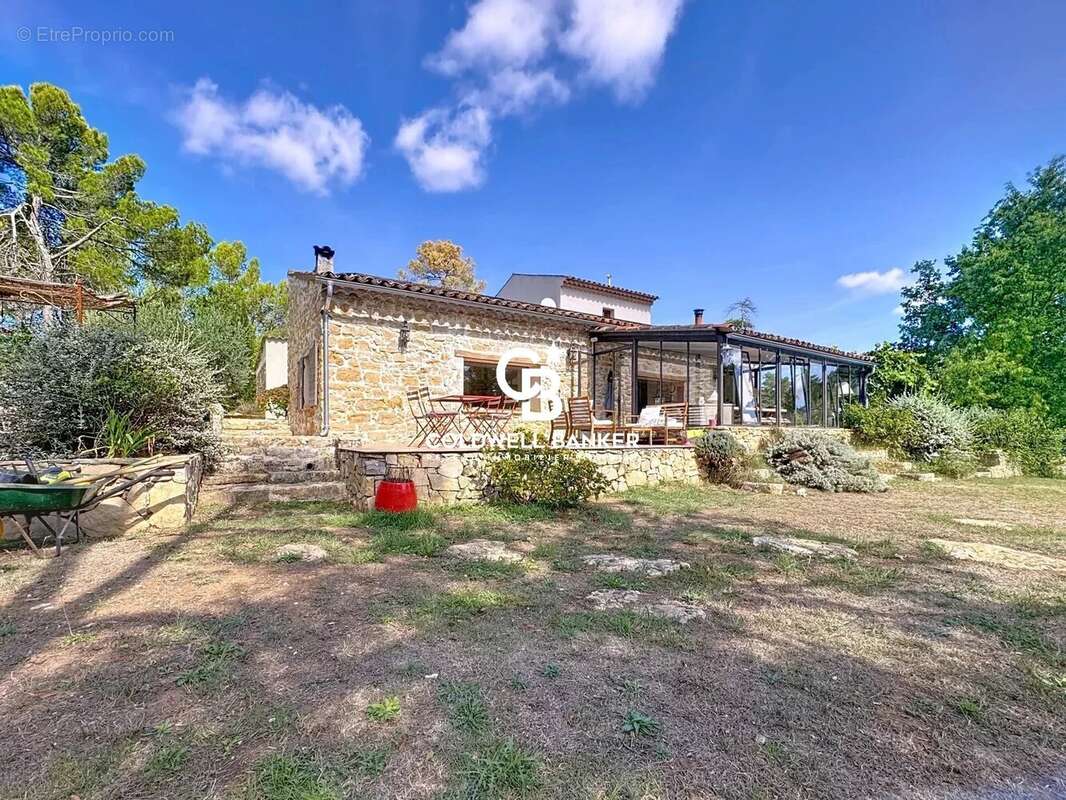 Maison à TOURRETTES