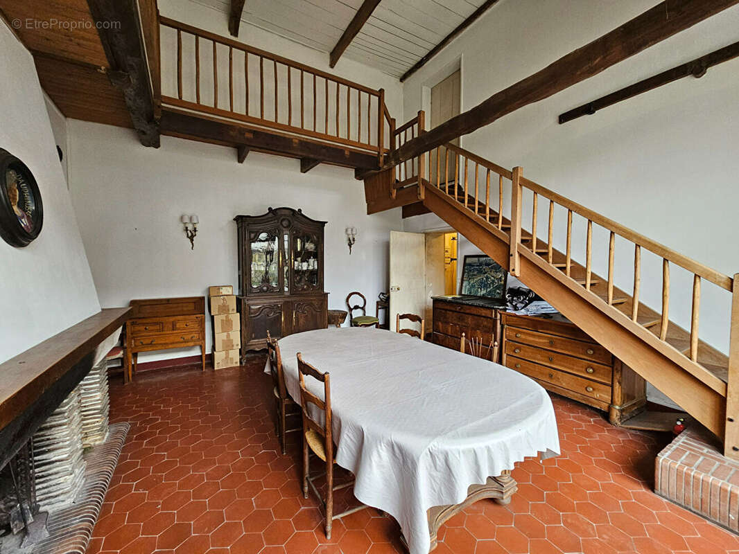 Maison à MAGNY-LES-HAMEAUX