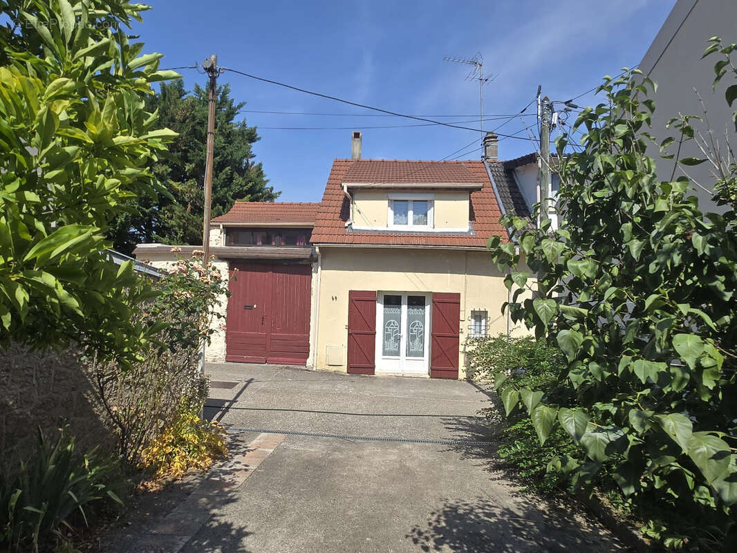 Maison à BOUSSY-SAINT-ANTOINE
