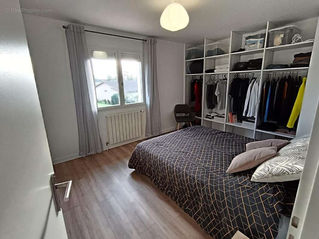 Maison à MEZERIAT