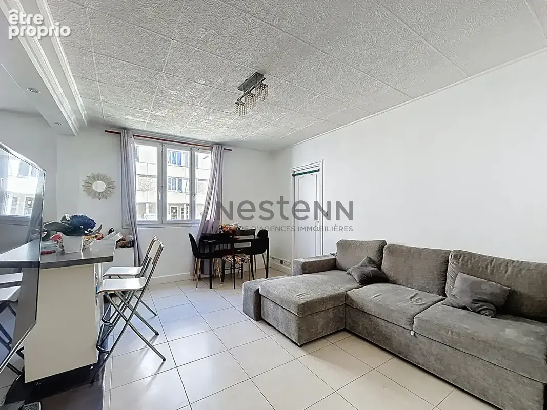 Appartement  3 pièces centre ville de VALENTON 54. m2 - photo 2
