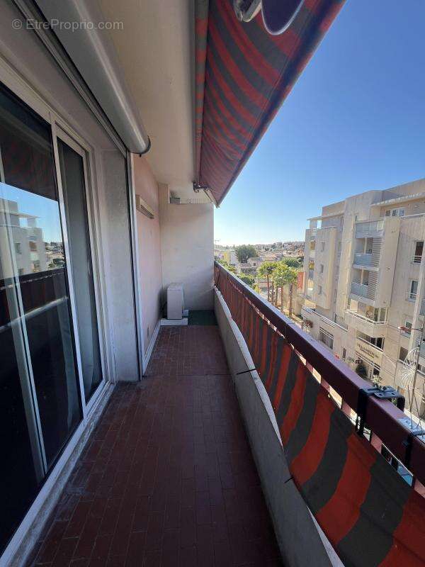 Appartement à SAINT-LAURENT-DU-VAR