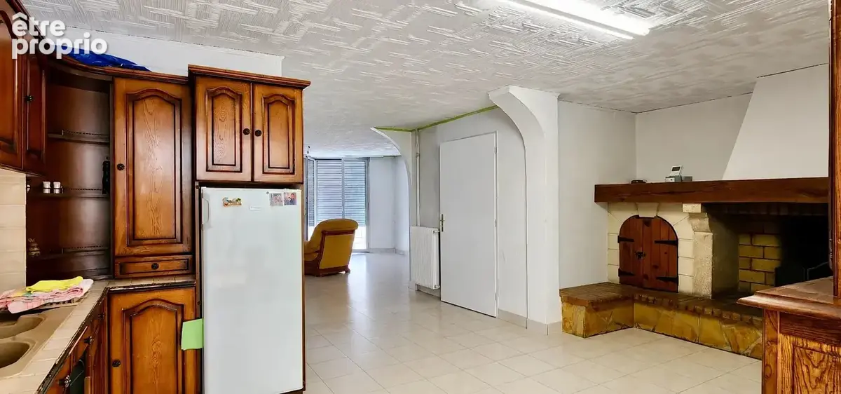 Grande maison de ville avec garage et cour - photo 2