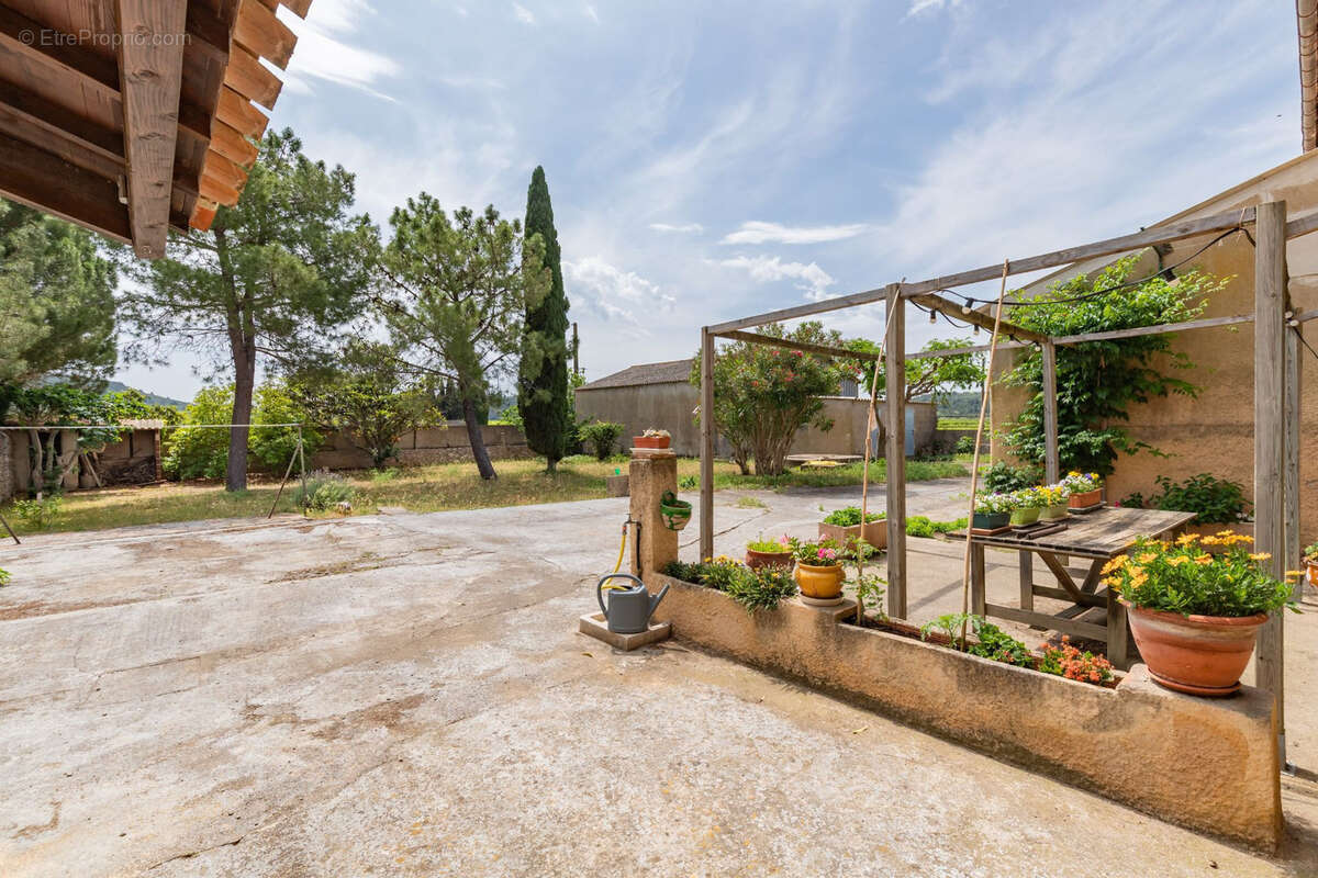 Maison à LEZIGNAN-CORBIERES