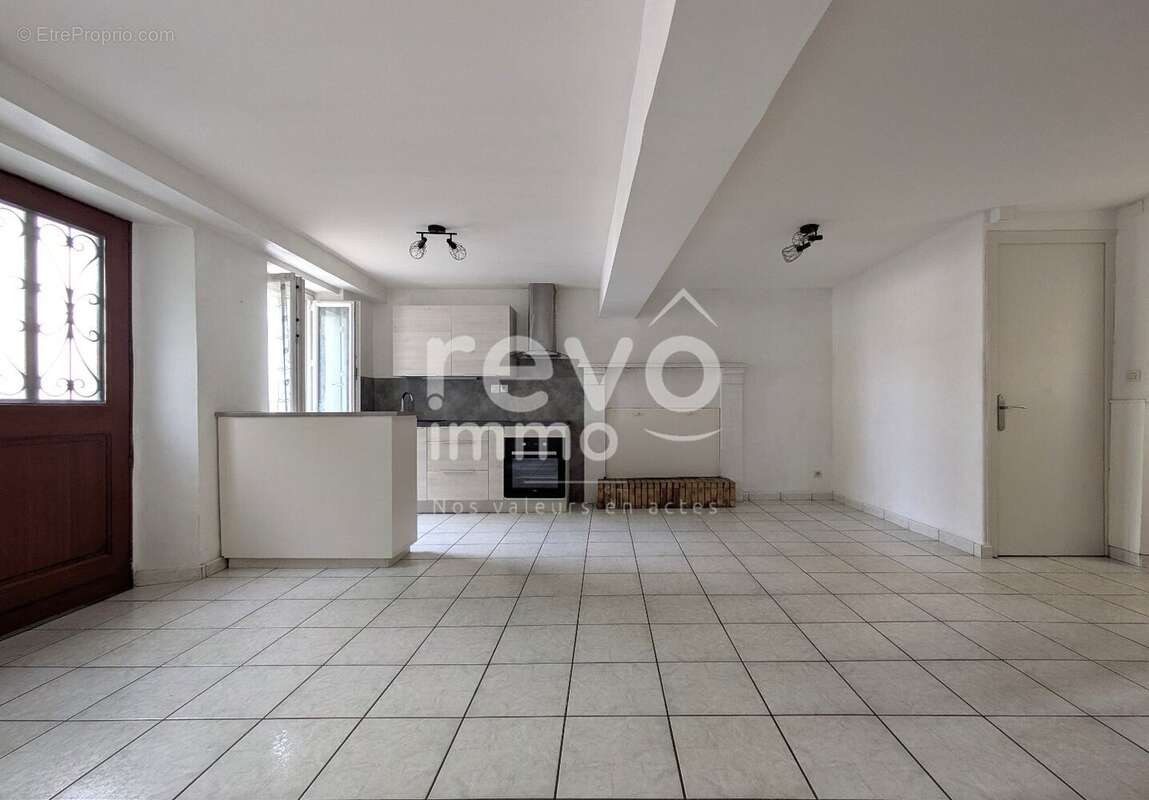 Maison à SAINT-COLOMBAN