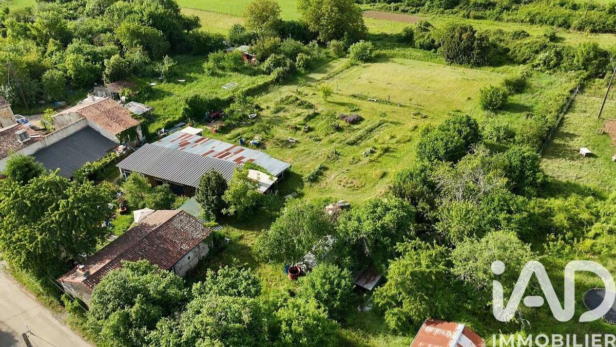 Photo 2 - Maison à SOMMIERES-DU-CLAIN