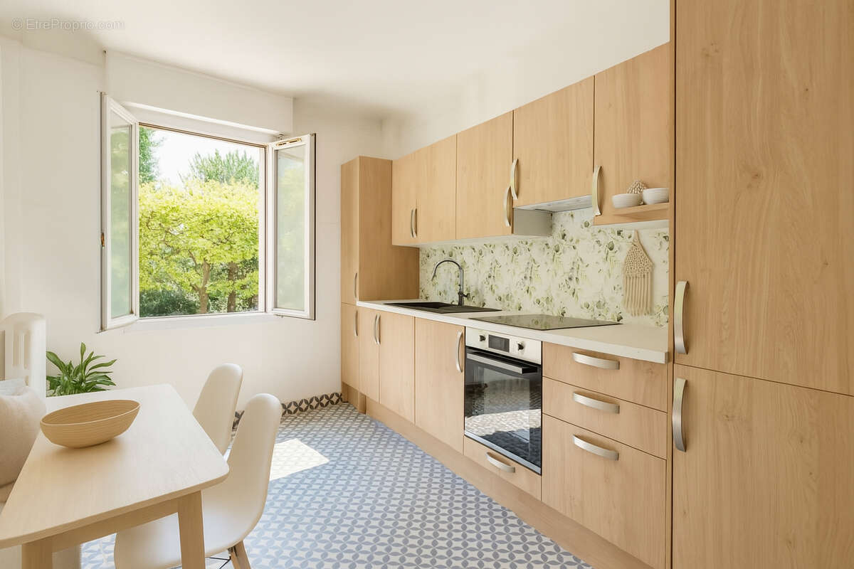 Appartement à COURBEVOIE