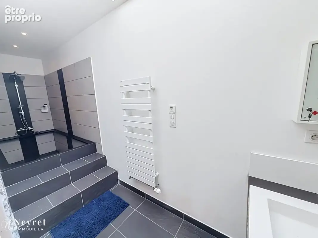 Maison de village en pierre   env. 180 m2   4 chambres   garage 36m2 - photo 10