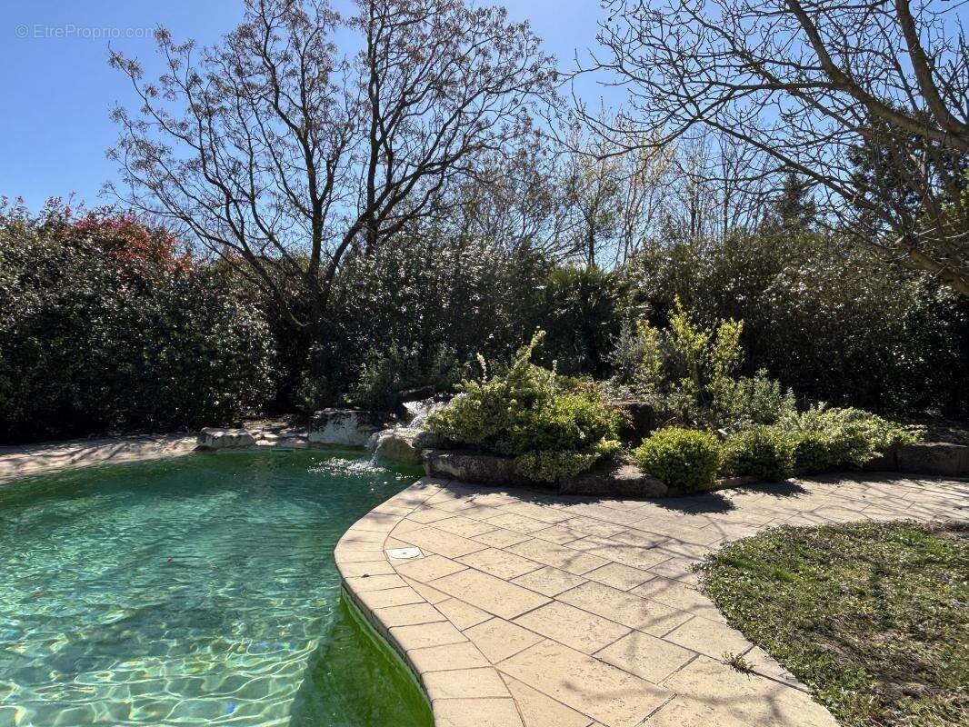 Maison à CADEROUSSE