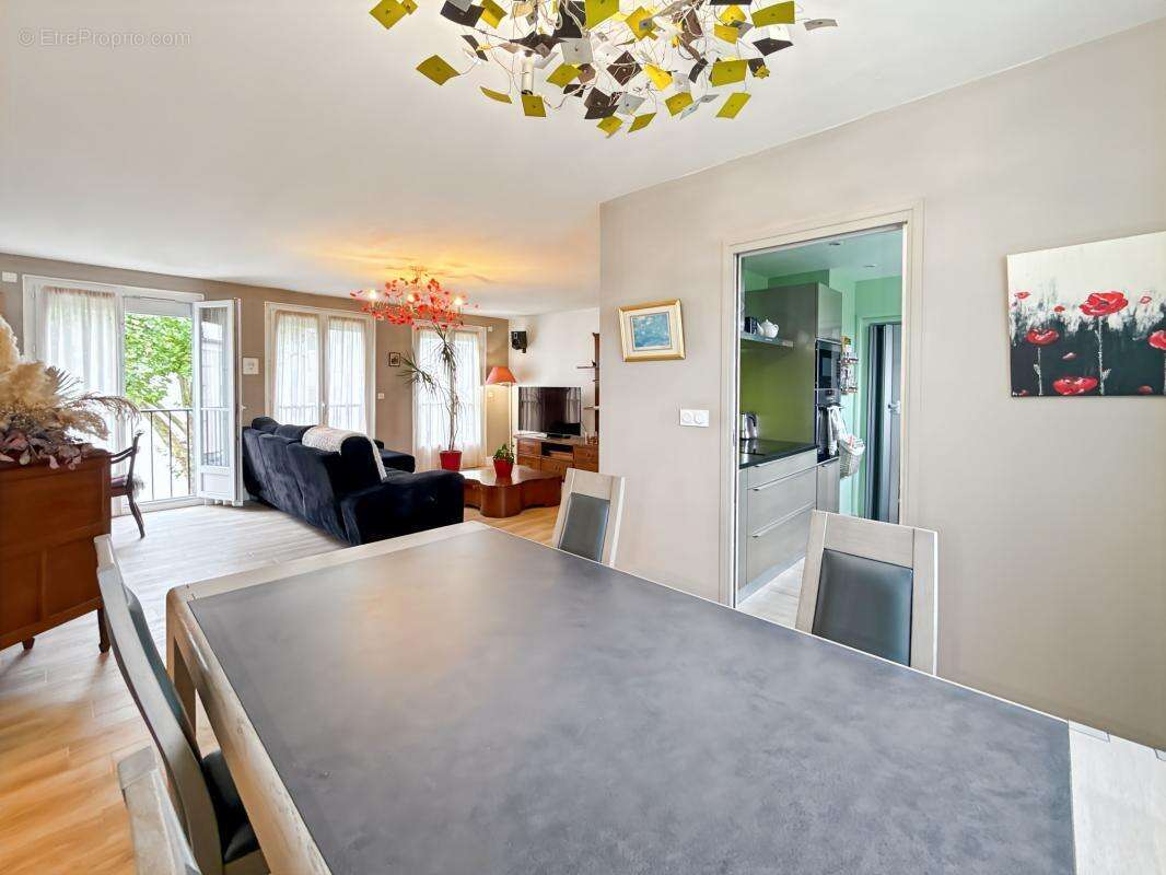 Appartement à SAINT-JEAN-DE-BRAYE