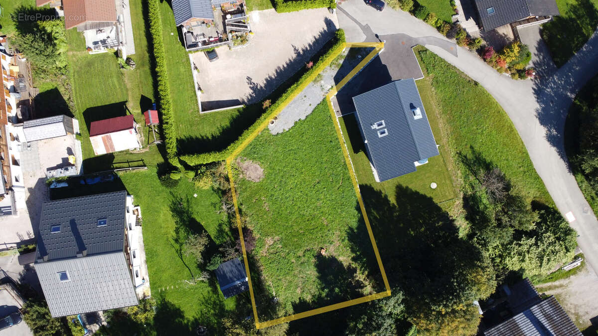 Terrain à ESSERT-ROMAND