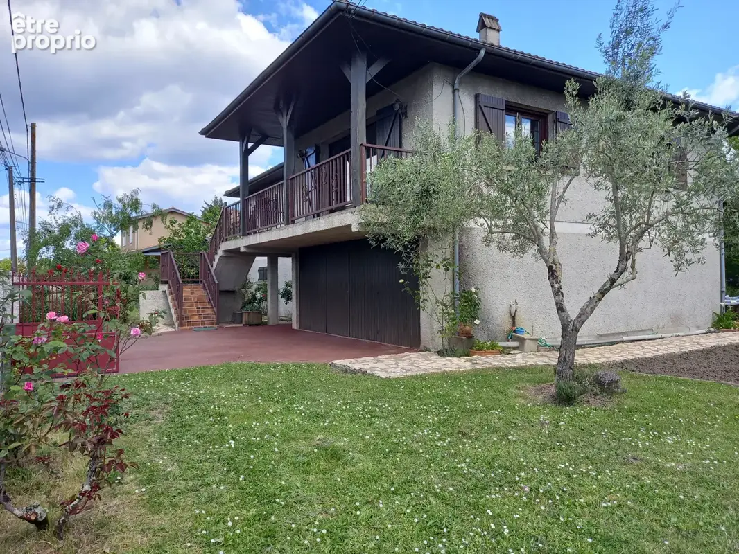 Maison familiale 3 chambres - jardin garage - proche tram A - photo 2