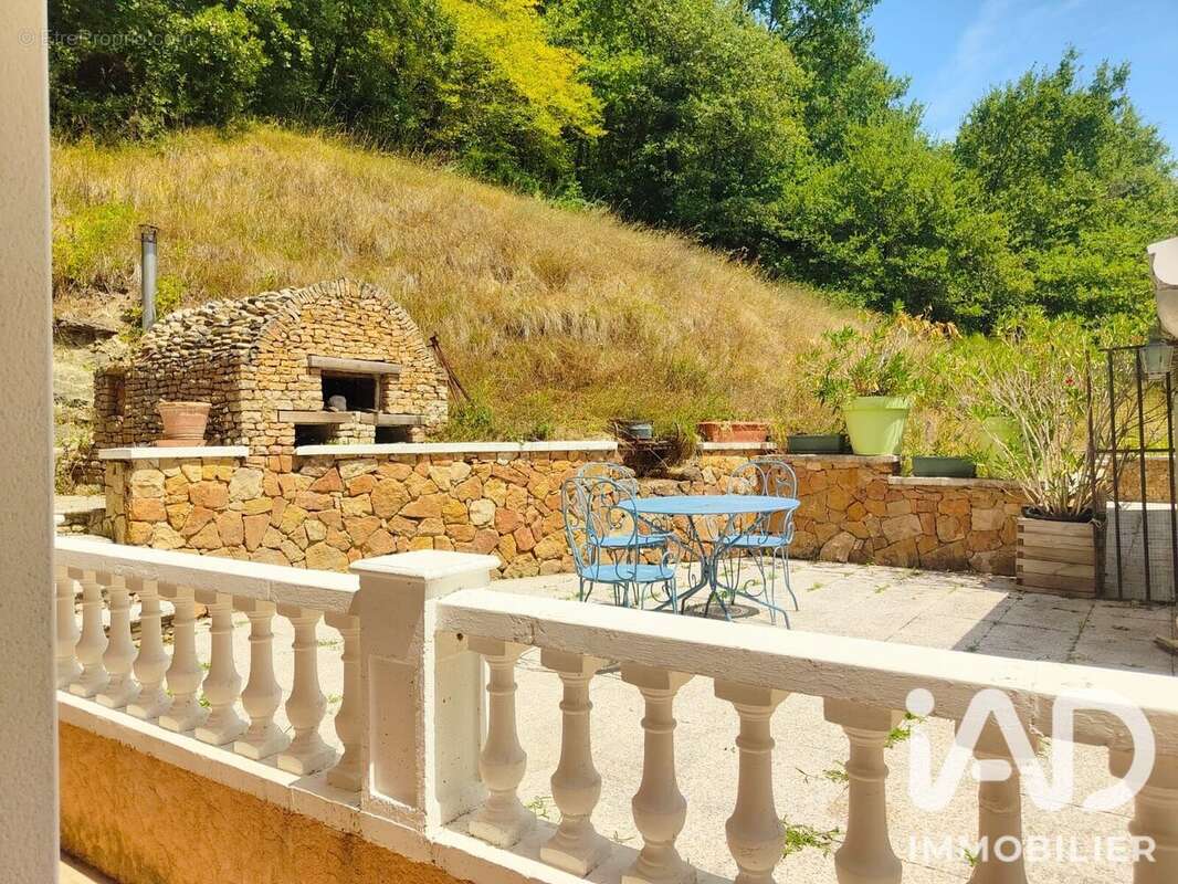Maison 200 m² à Saint-Georges-D'esperanche  - photo 8