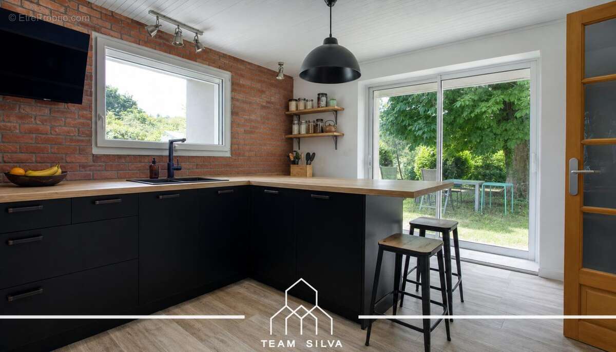 Maison 100 m² à Royas  - photo 8