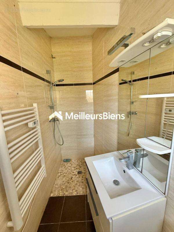 Maison à ROQUEBRUNE-SUR-ARGENS