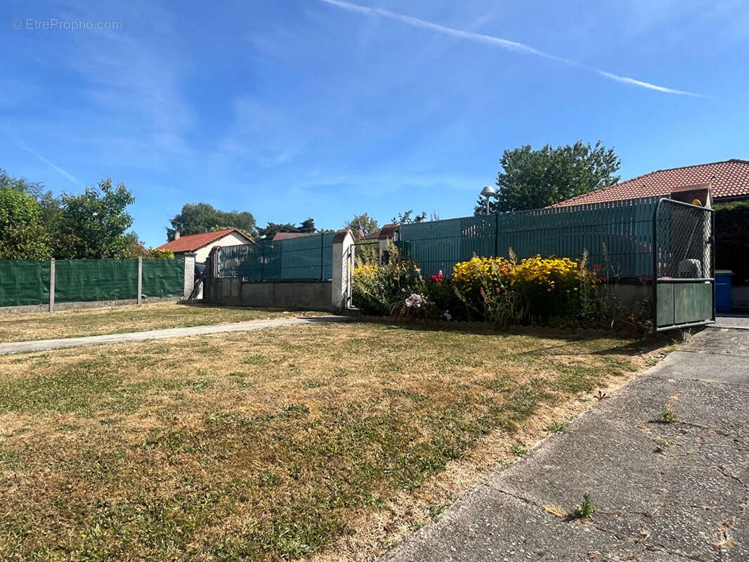 Maison à LE PALAIS-SUR-VIENNE