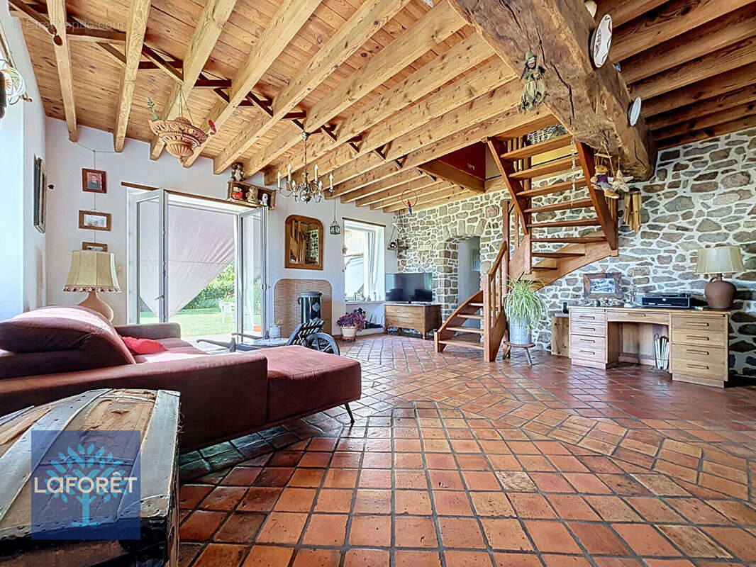 Maison à LA CHAPELLE-JANSON