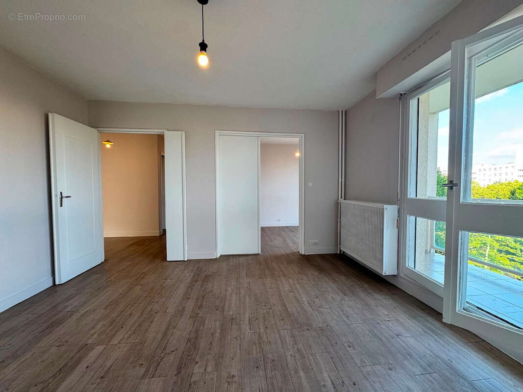 Appartement à IVRY-SUR-SEINE