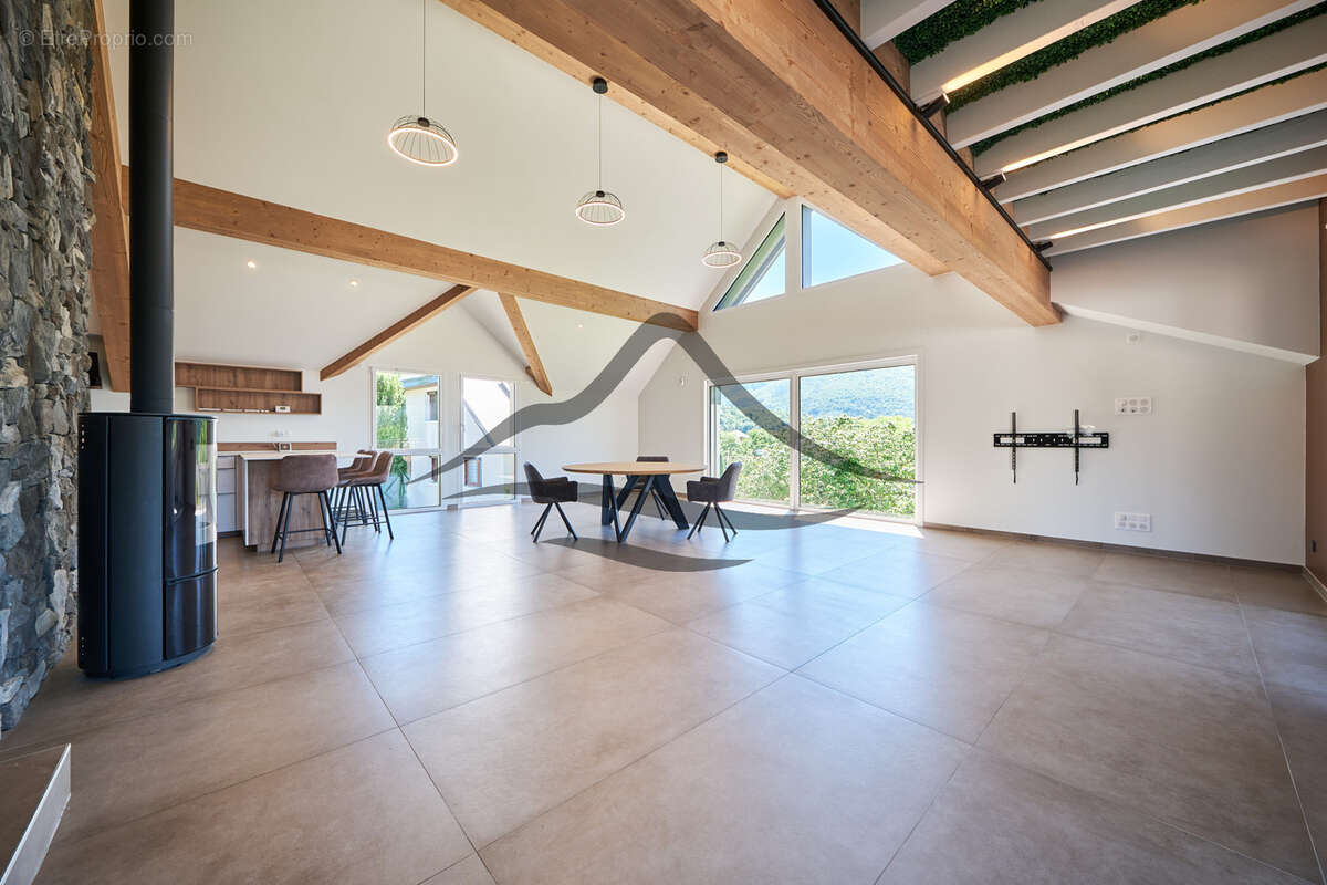 Maison à MONTAGNOLE