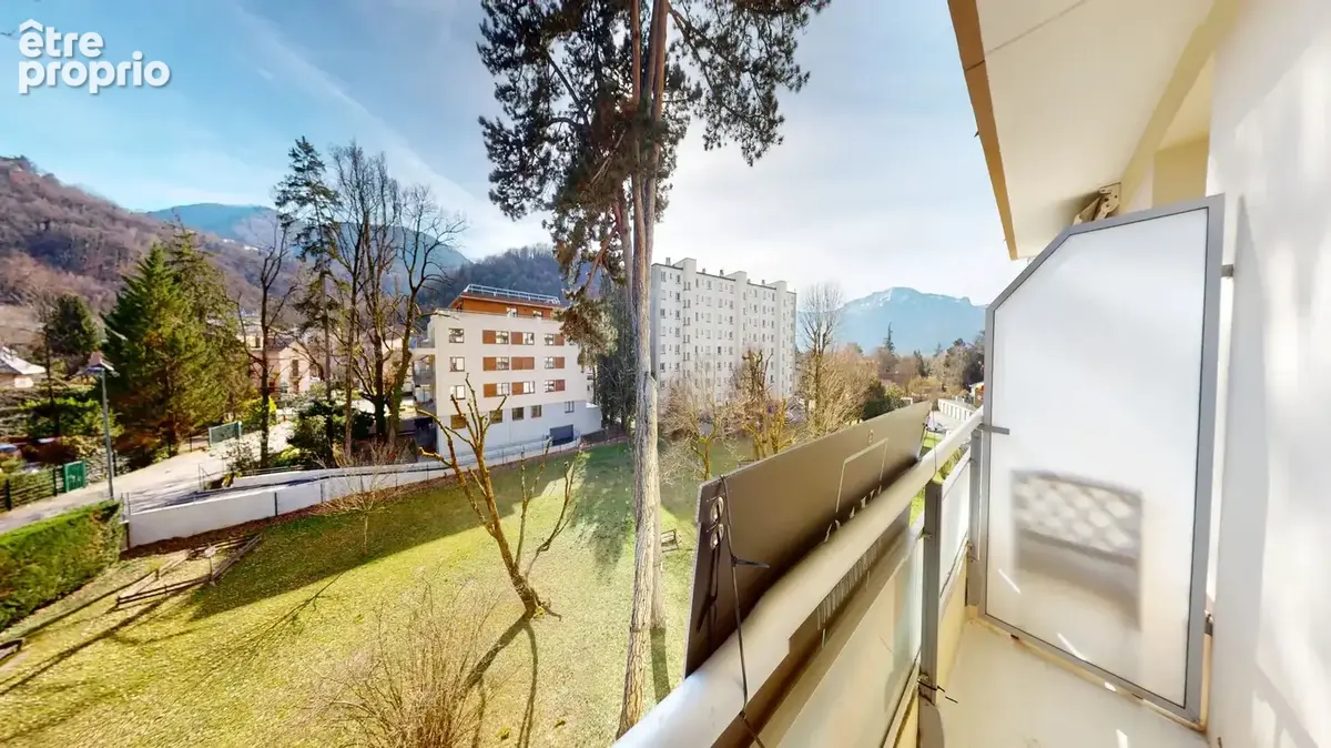 Bel Appartement T3 + place de parking. Traversant Calme, Vue Dégagée et Verdure - photo 2