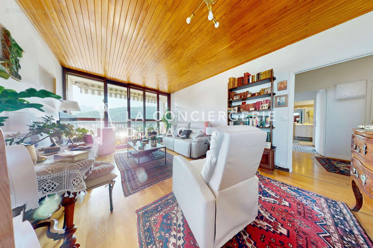 Appartement à QUINTAL