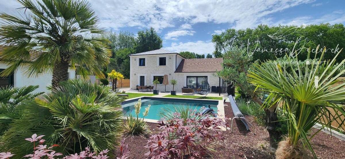 Photo 1 - Maison à LE VAL-SAINT-GERMAIN