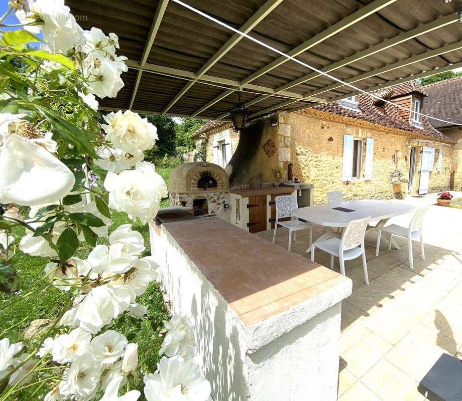 Maison à SAINT-CHAMASSY