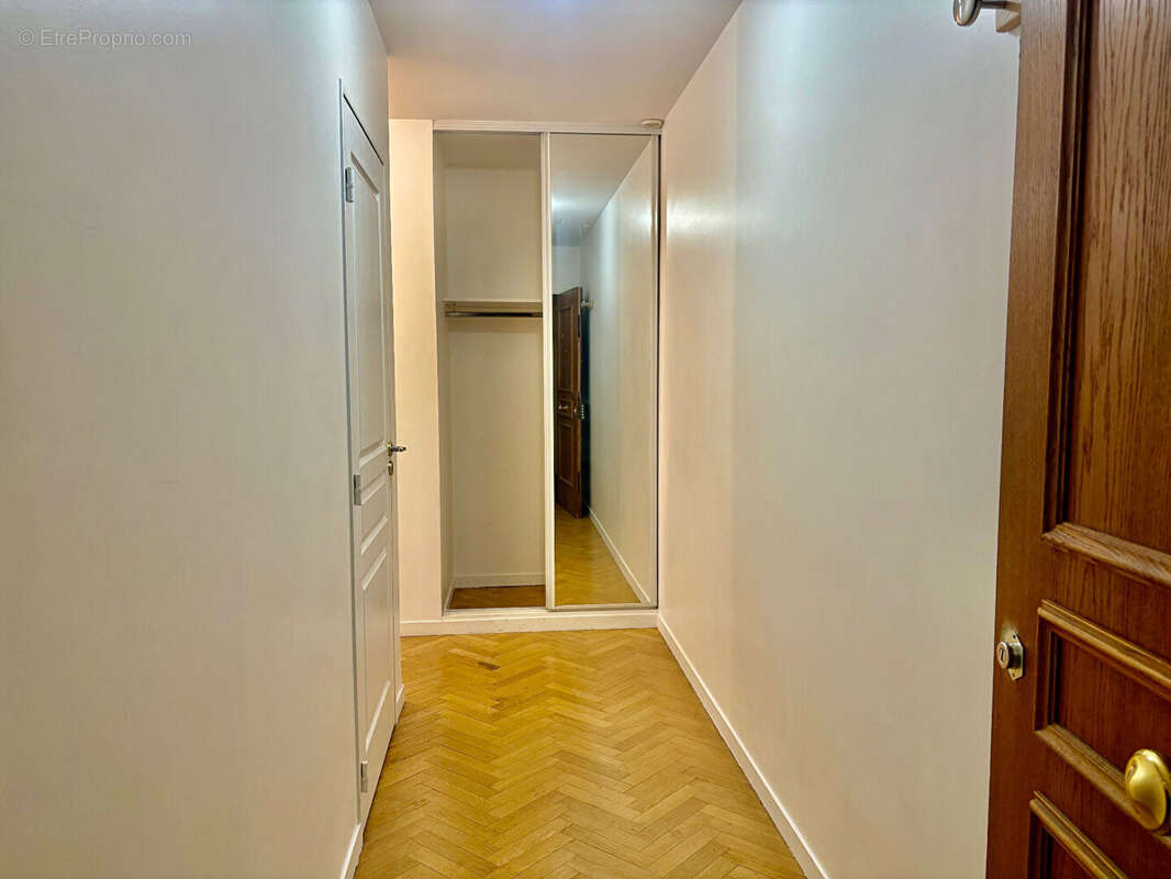Appartement à PARIS-19E