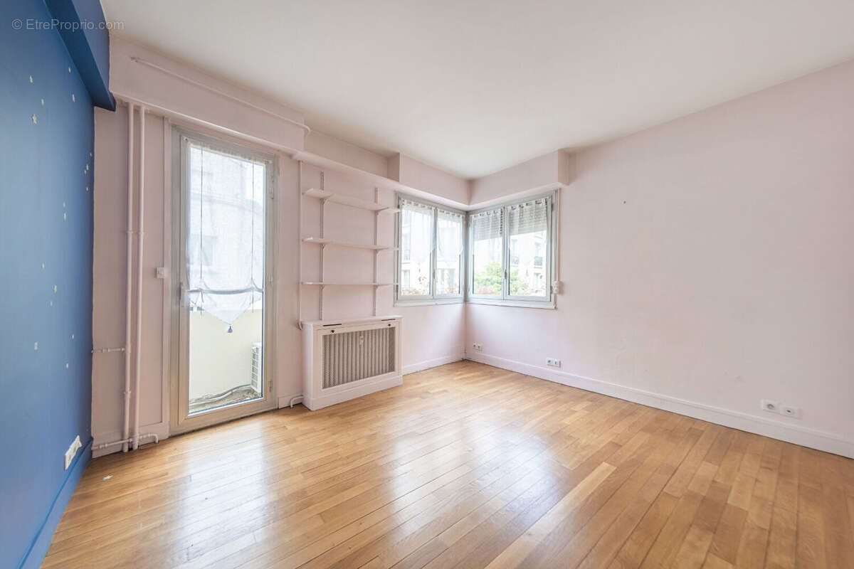 Appartement à NEUILLY-SUR-SEINE