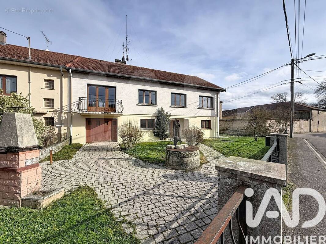 Photo 1 - Maison à VIC-SUR-SEILLE
