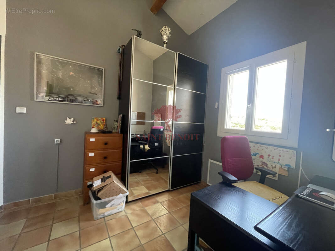 Gigean - villa t4 de plain pied avec piscine + appartement independant - photo 16