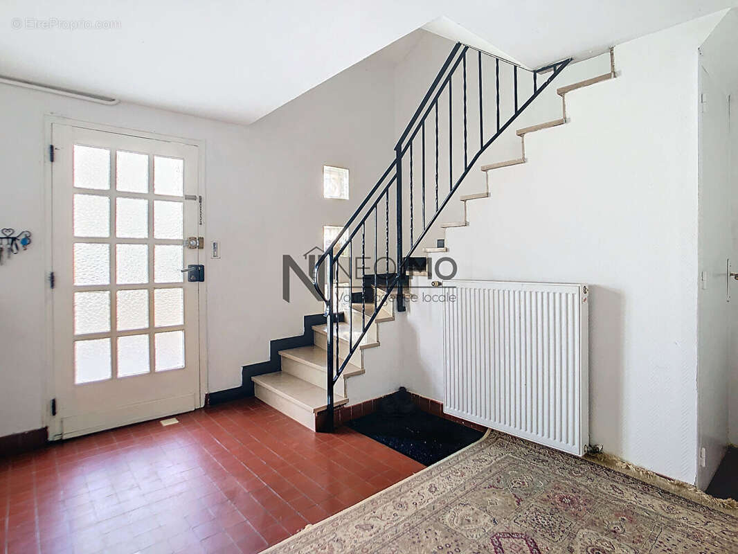 Maison à NEUFCHATEAU