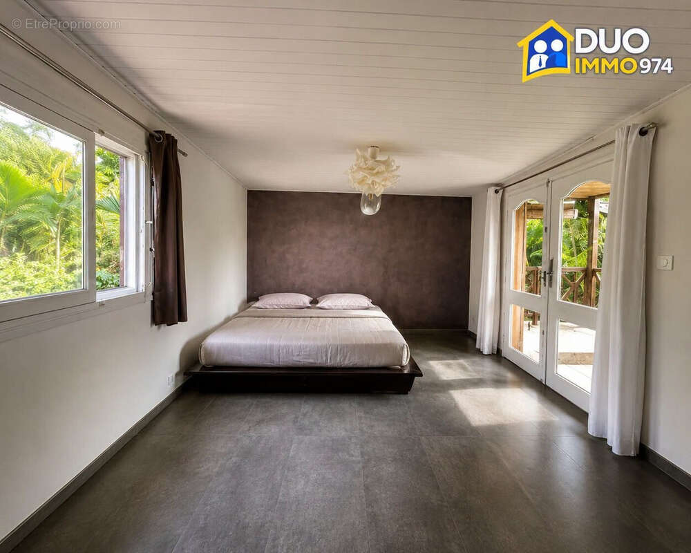Maison 161 m² à Saint-Paul  - photo 9