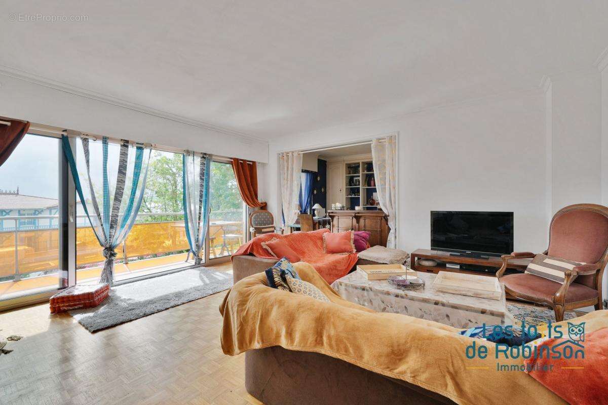 Appartement à LE PLESSIS-ROBINSON