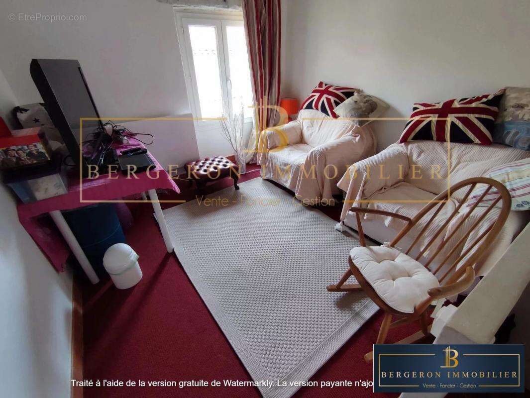 Maison à SAINT-CEZAIRE-SUR-SIAGNE