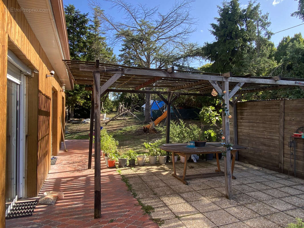 Maison à VILLENEUVE-LES-CERFS