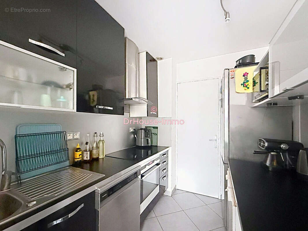 Appartement 66 m² à Vitrolles  - photo 31