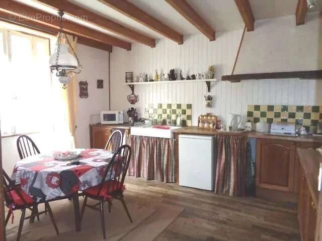Belle maison de 3 chambres avec piscine creusée, 2 maisons d'amis et possibilité d'en créer une troisième. - photo 11