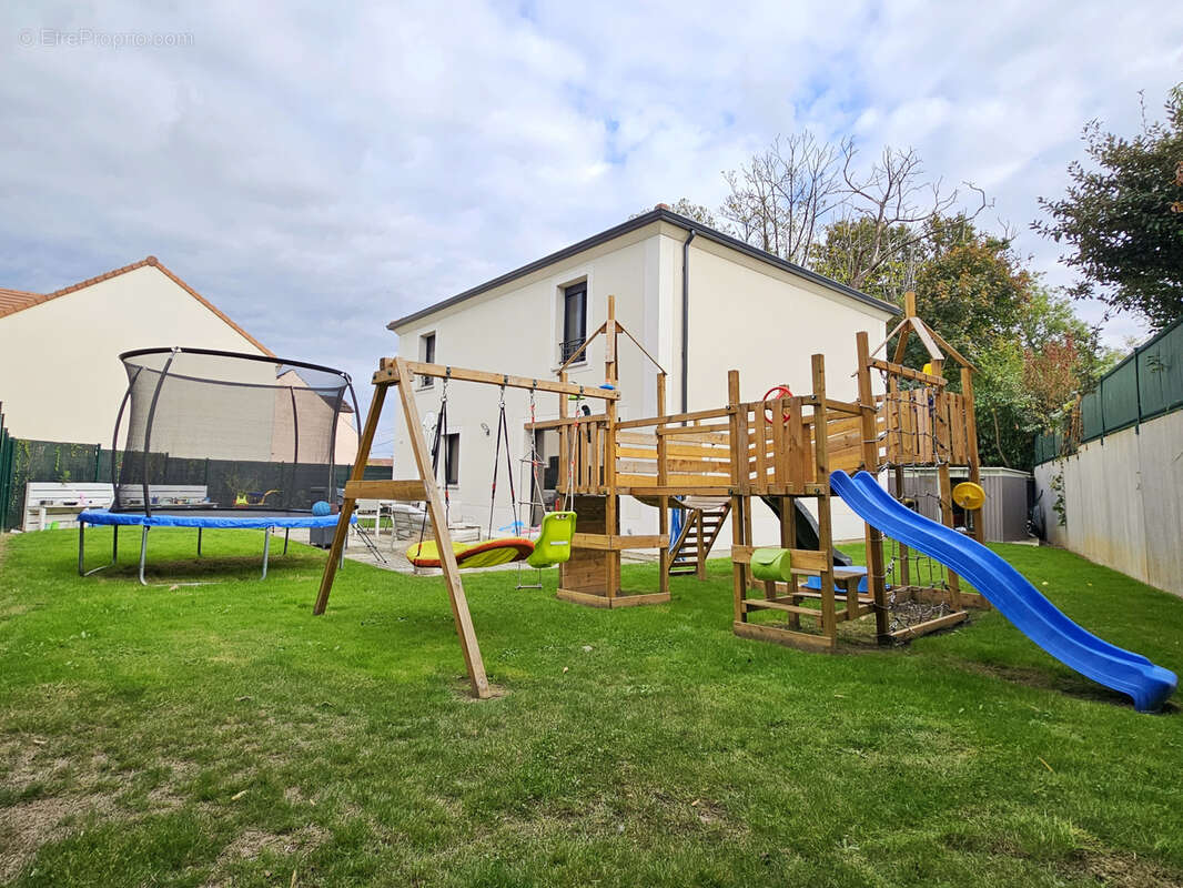 Maison à VILLECRESNES