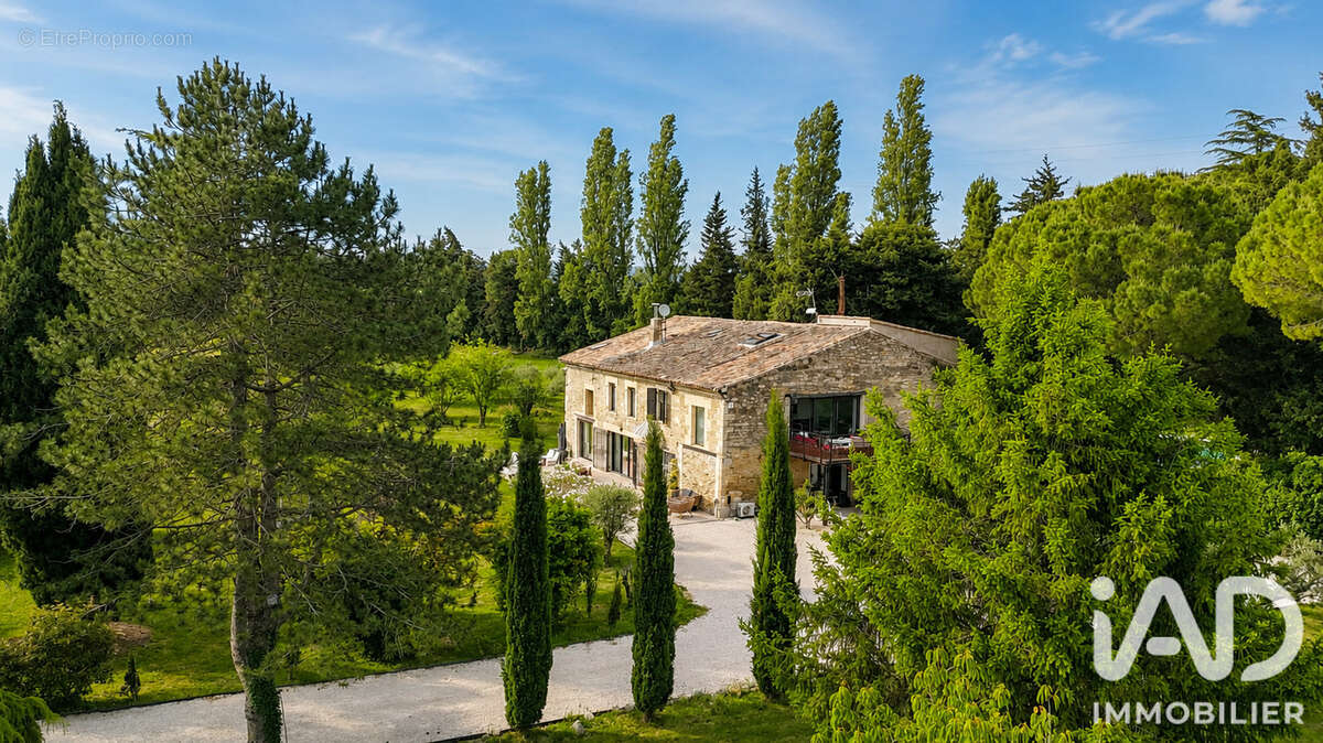 Maison 500 m² à Rognonas  - photo 2
