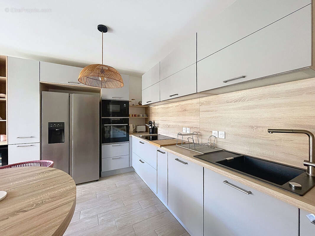 Appartement à LE PUY-SAINTE-REPARADE