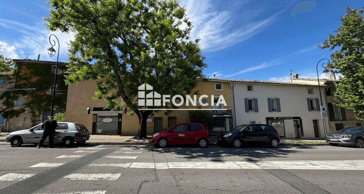 Appartement à PERNES-LES-FONTAINES