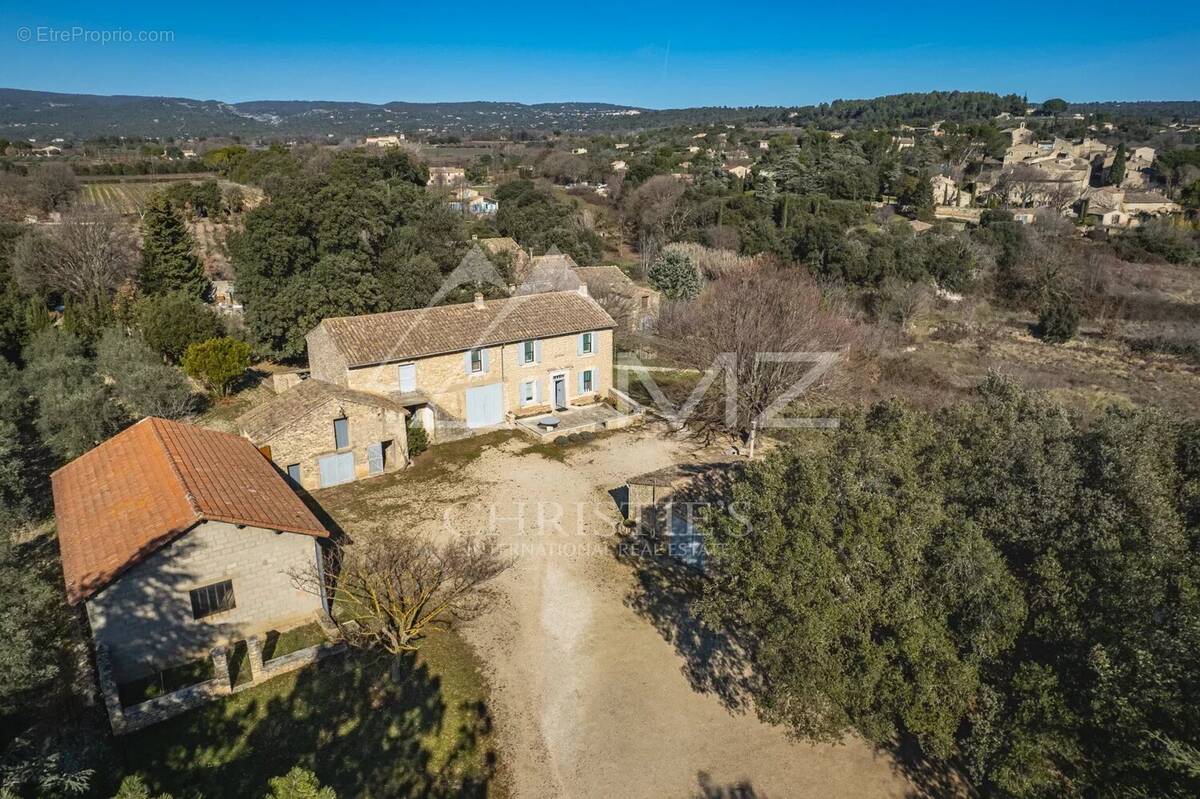 Maison à GORDES
